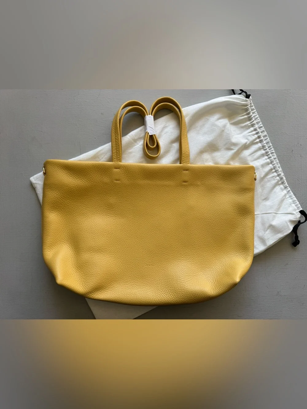 NWT Cuyana Small Easy Zipper Tote in butter